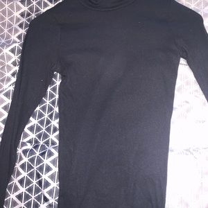 hollister black long sleeve turtle neck